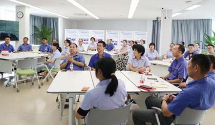 孩子的成長(zhǎng)，除了老師，還有……